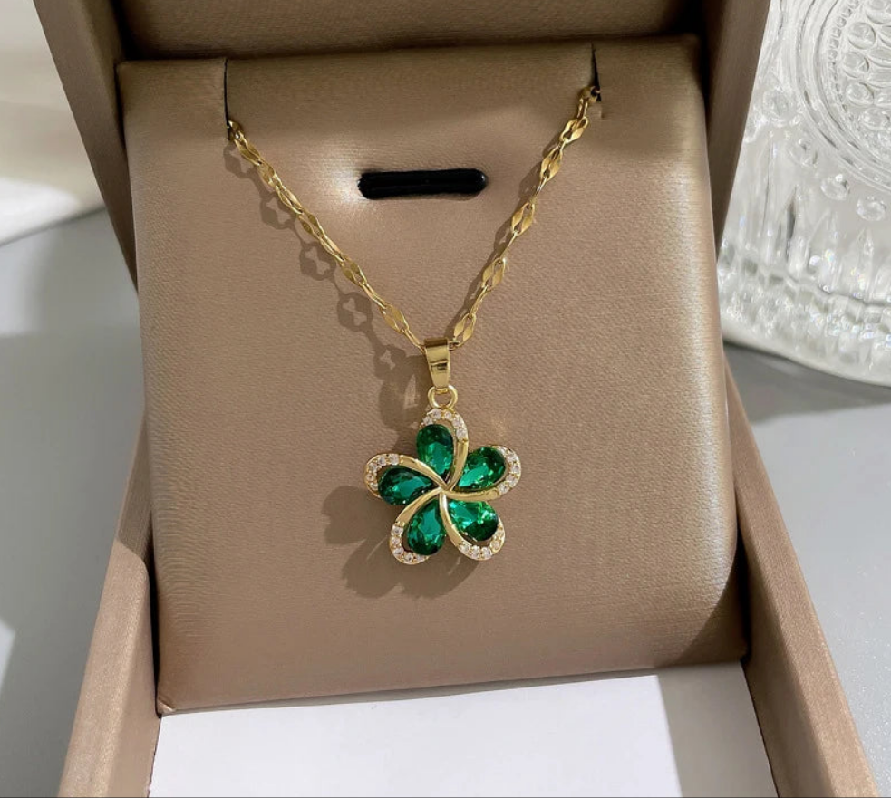 Green Flower Pendant Necklace